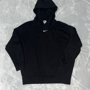Nike oversized hoodie, size small but fits as a large